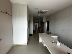 Fragrance Empire Building (D5), Office #624903571